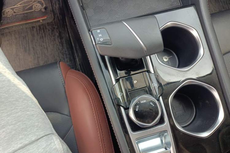 Used CHANGAN Eado 2023 Changan Edition PLUS Blue Whale NE 1.4T GDI DCT Prestige Version Gear Lever