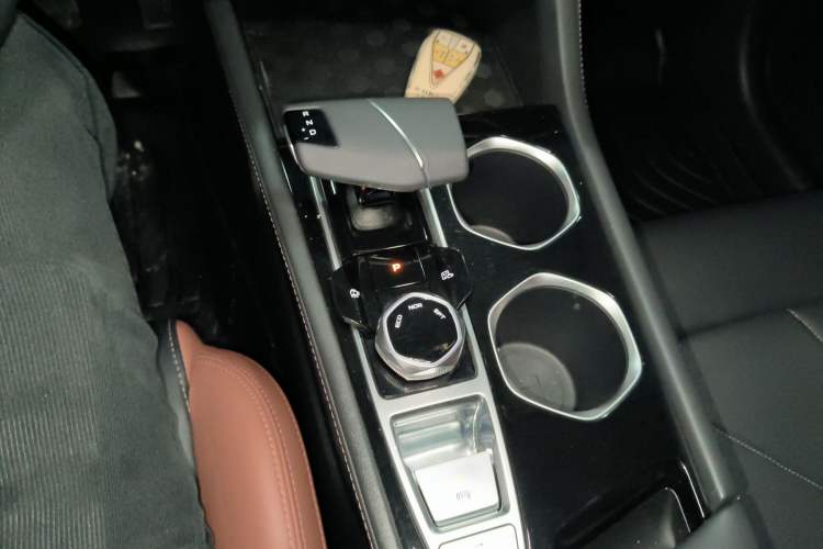Used CHANGAN Eado 2023 Changan Edition PLUS Blue Whale NE 1.4T GDI DCT Prestige Version Gear Lever