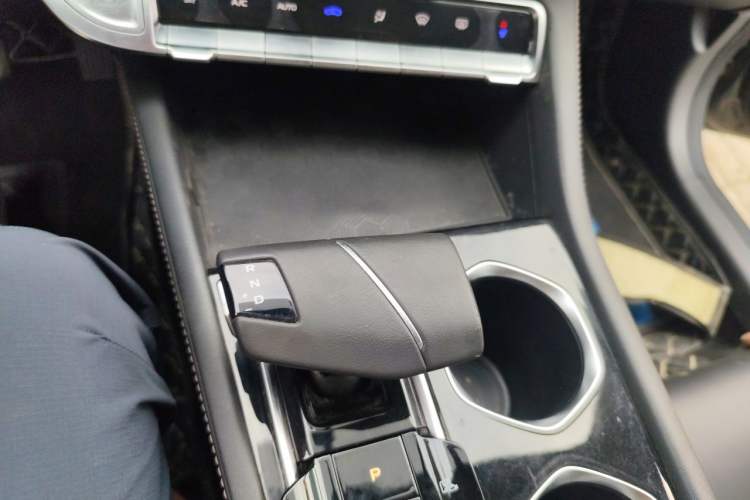 Used CHANGAN Eado 2023 Changan Edition PLUS Blue Whale NE 1.4T GDI DCT Prestige Version Gear Lever