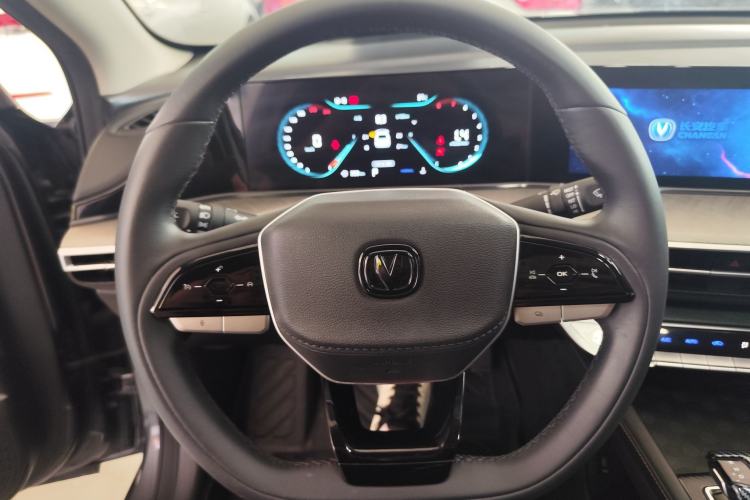 Used CHANGAN Eado 2023 Changan Edition PLUS Blue Whale NE 1.4T GDI DCT Prestige Version Interior 1
