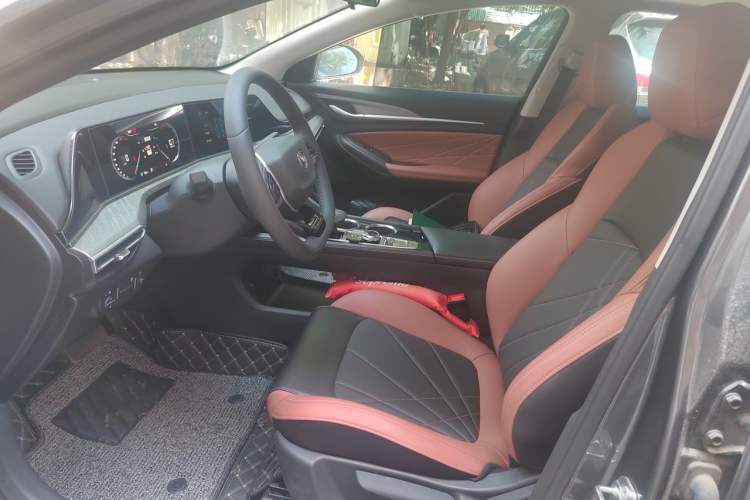 Used CHANGAN Eado 2023 Changan Edition PLUS Blue Whale NE 1.4T GDI DCT Prestige Version Left Front Seat