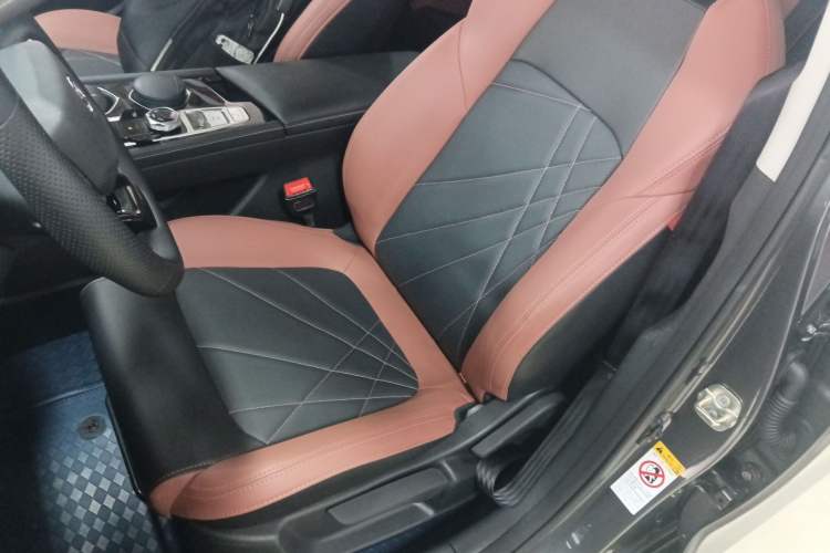 Used CHANGAN Eado 2023 Changan Edition PLUS Blue Whale NE 1.4T GDI DCT Prestige Version Left Front Seat