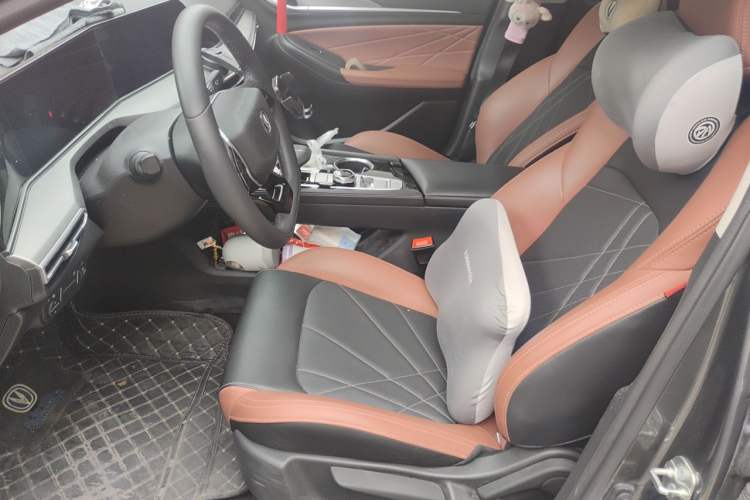 Used CHANGAN Eado 2023 Changan Edition PLUS Blue Whale NE 1.4T GDI DCT Prestige Version Left Front Seat