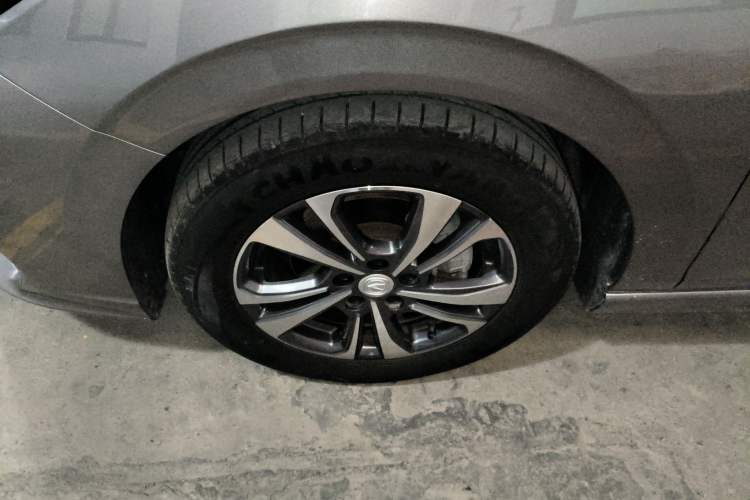Used CHANGAN Eado 2023 Changan Edition PLUS Blue Whale NE 1.4T GDI DCT Prestige Version Left Front Wheel Hub