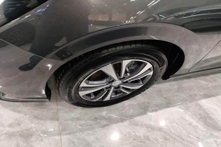Used CHANGAN Eado 2023 Changan Edition PLUS Blue Whale NE 1.4T GDI DCT Prestige Version Left Front Wheel Hub