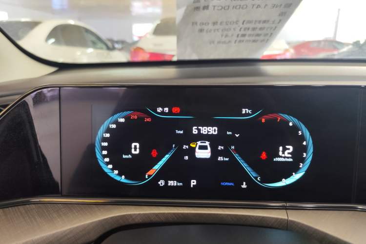 Used CHANGAN Eado 2023 Changan Edition PLUS Blue Whale NE 1.4T GDI DCT Prestige Version Odometer Close Up