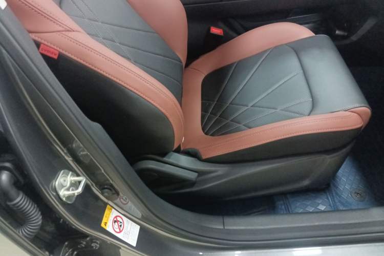 Used CHANGAN Eado 2023 Changan Edition PLUS Blue Whale NE 1.4T GDI DCT Prestige Version Right Front Seat