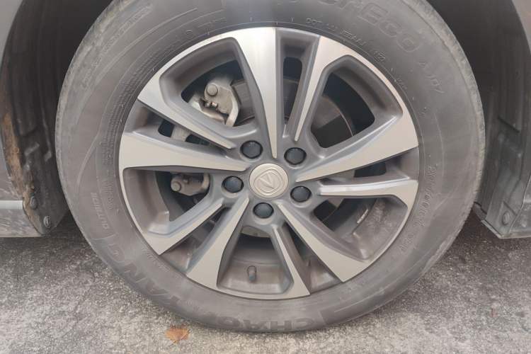 Used CHANGAN Eado 2023 Changan Edition PLUS Blue Whale NE 1.4T GDI DCT Prestige Version Right Front Wheel Hub