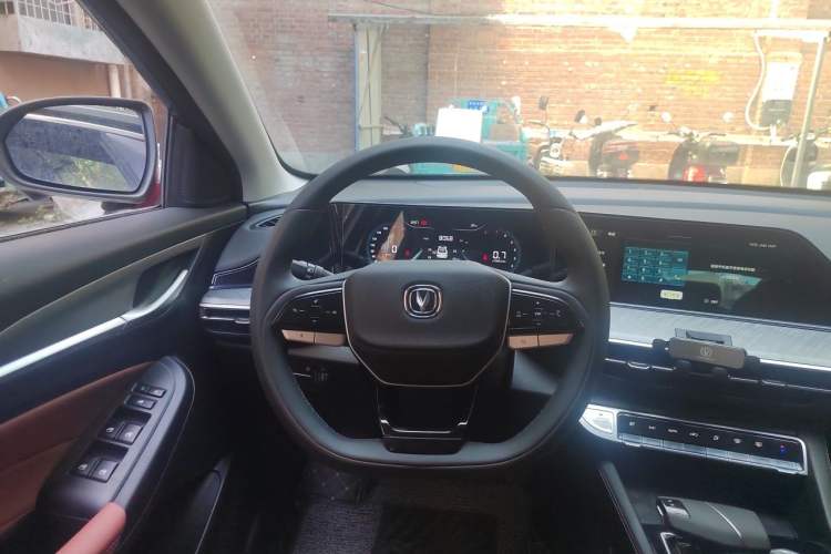 Used CHANGAN Eado 2023 Changan Edition PLUS Blue Whale NE 1.4T GDI DCT Prestige Version Steering Wheel