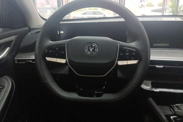 Used CHANGAN Eado 2023 Changan Edition PLUS Blue Whale NE 1.4T GDI DCT Prestige Version Steering Wheel
