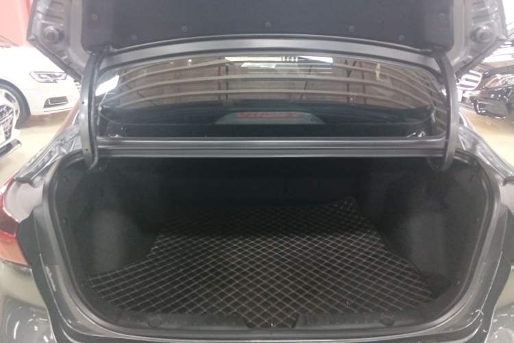 Used CHANGAN Eado 2023 Changan Edition PLUS Blue Whale NE 1.4T GDI DCT Prestige Version Trunk
