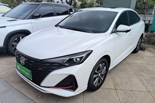 CHANGAN Eado 2023 Changan Edition PLUS Blue Whale NE 1.4T GDI DCT Prestige Version usado