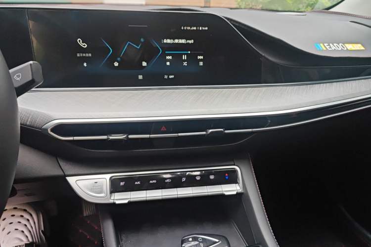 Used CHANGAN Eado 2023 Changan Edition PLUS Blue Whale NE 1.4T GDI DCT Prestige Version Audio And AC Panel