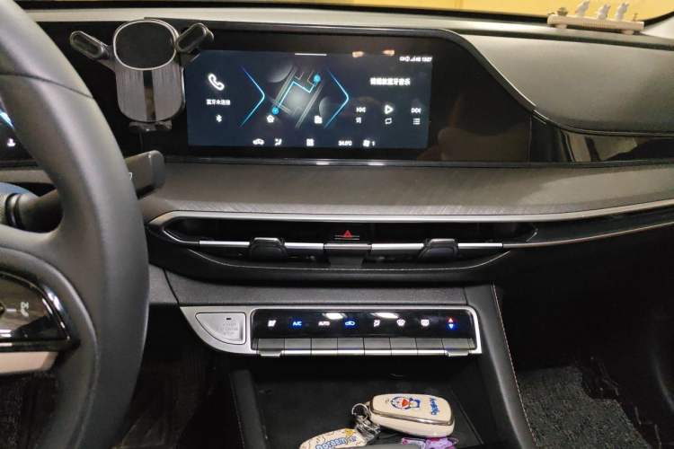 Used CHANGAN Eado 2023 Changan Edition PLUS Blue Whale NE 1.4T GDI DCT Prestige Version Audio And AC Panel