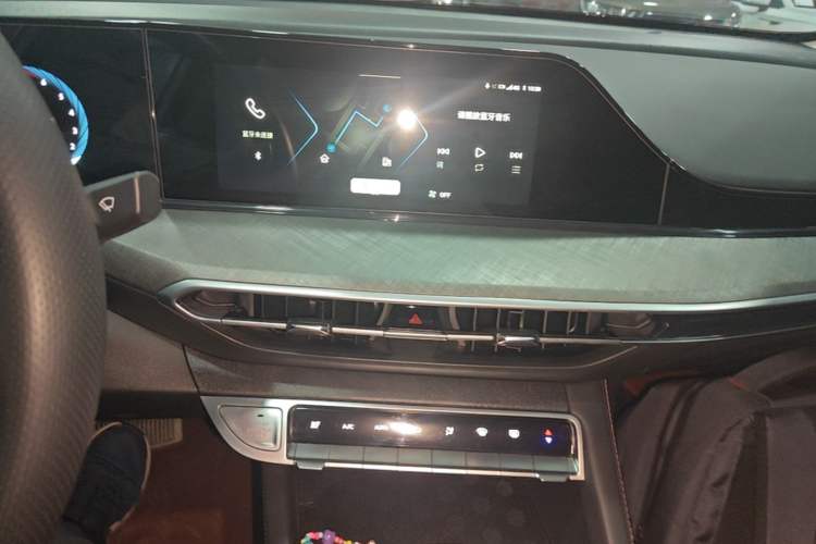 Used CHANGAN Eado 2023 Changan Edition PLUS Blue Whale NE 1.4T GDI DCT Prestige Version Audio And AC Panel