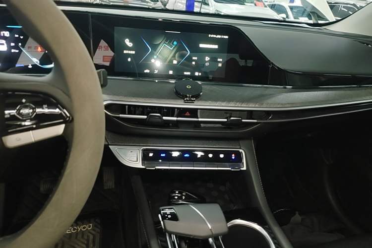 Used CHANGAN Eado 2023 Changan Edition PLUS Blue Whale NE 1.4T GDI DCT Prestige Version Audio And AC Panel