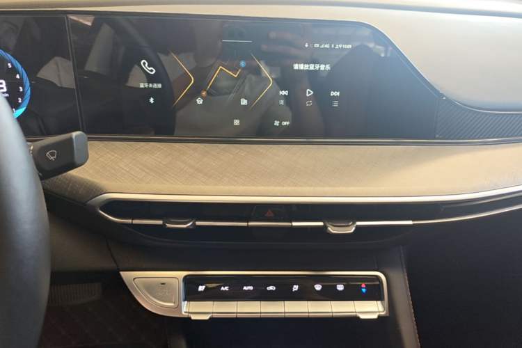 Used CHANGAN Eado 2023 Changan Edition PLUS Blue Whale NE 1.4T GDI DCT Prestige Version Audio And AC Panel
