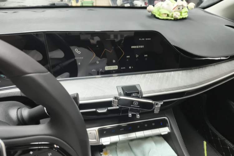 Used CHANGAN Eado 2023 Changan Edition PLUS Blue Whale NE 1.4T GDI DCT Prestige Version Audio And AC Panel