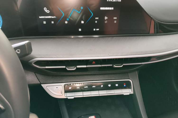 Used CHANGAN Eado 2023 Changan Edition PLUS Blue Whale NE 1.4T GDI DCT Prestige Version Audio And AC Panel