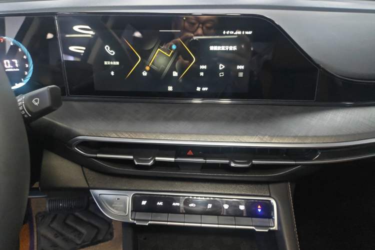 Used CHANGAN Eado 2023 Changan Edition PLUS Blue Whale NE 1.4T GDI DCT Prestige Version Audio And AC Panel
