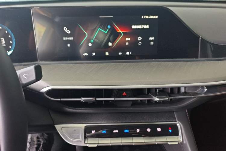 Used CHANGAN Eado 2023 Changan Edition PLUS Blue Whale NE 1.4T GDI DCT Prestige Version Audio And AC Panel