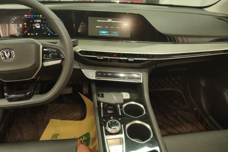 Used CHANGAN Eado 2023 Changan Edition PLUS Blue Whale NE 1.4T GDI DCT Prestige Version Audio And AC Panel