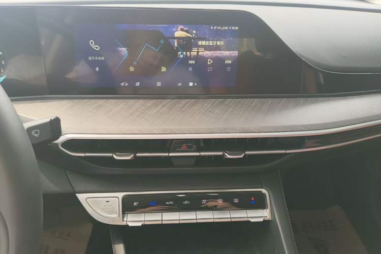 Used CHANGAN Eado 2023 Changan Edition PLUS Blue Whale NE 1.4T GDI DCT Prestige Version Audio And AC Panel