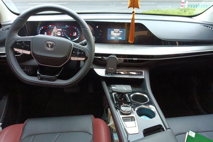 Used CHANGAN Eado 2023 Changan Edition PLUS Blue Whale NE 1.4T GDI DCT Prestige Version Center Console