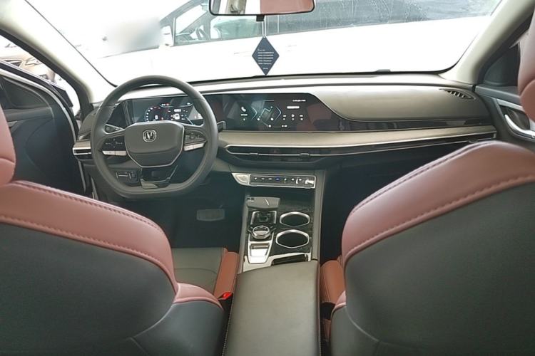 Used CHANGAN Eado 2023 Changan Edition PLUS Blue Whale NE 1.4T GDI DCT Prestige Version Center Console