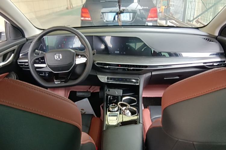 Used CHANGAN Eado 2023 Changan Edition PLUS Blue Whale NE 1.4T GDI DCT Prestige Version Center Console