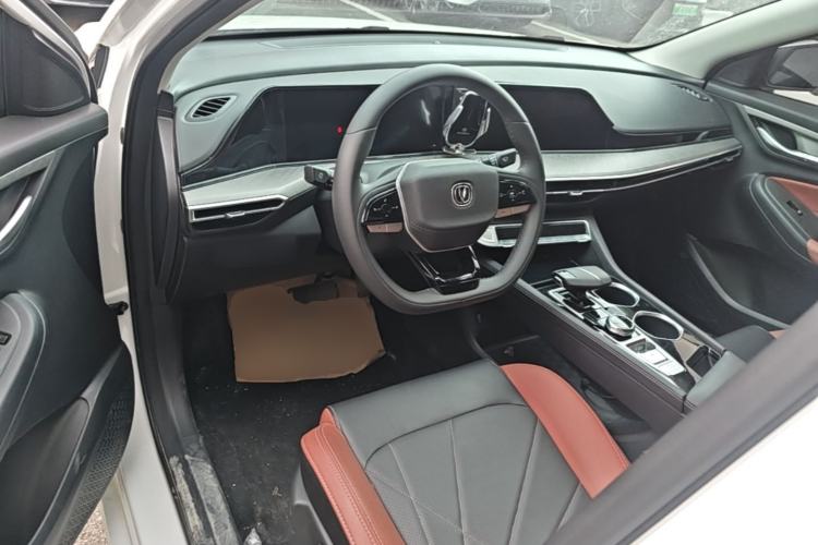 Used CHANGAN Eado 2023 Changan Edition PLUS Blue Whale NE 1.4T GDI DCT Prestige Version Center Console