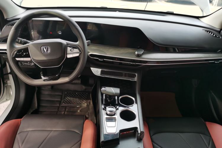Used CHANGAN Eado 2023 Changan Edition PLUS Blue Whale NE 1.4T GDI DCT Prestige Version Center Console