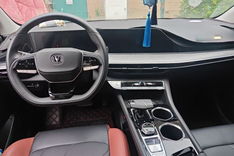 Used CHANGAN Eado 2023 Changan Edition PLUS Blue Whale NE 1.4T GDI DCT Prestige Version Center Console