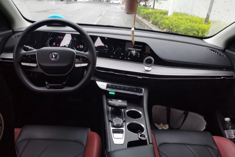 Used CHANGAN Eado 2023 Changan Edition PLUS Blue Whale NE 1.4T GDI DCT Prestige Version Center Console