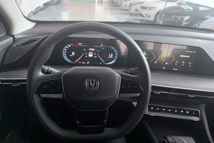 Used CHANGAN Eado 2023 Changan Edition PLUS Blue Whale NE 1.4T GDI DCT Prestige Version Center Console