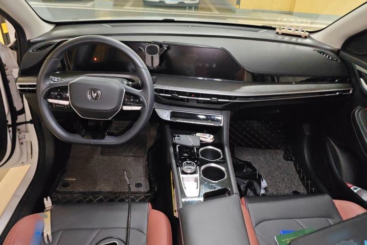 Used CHANGAN Eado 2023 Changan Edition PLUS Blue Whale NE 1.4T GDI DCT Prestige Version Center Console