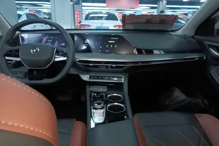 Used CHANGAN Eado 2023 Changan Edition PLUS Blue Whale NE 1.4T GDI DCT Prestige Version Center Console