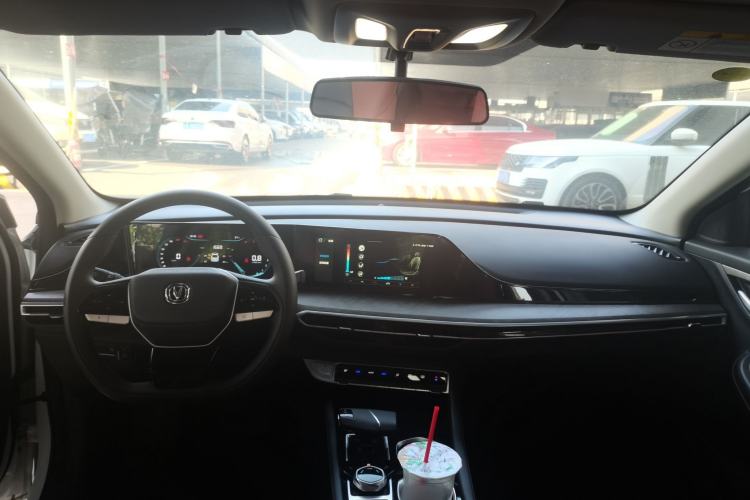 Used CHANGAN Eado 2023 Changan Edition PLUS Blue Whale NE 1.4T GDI DCT Prestige Version Center Console
