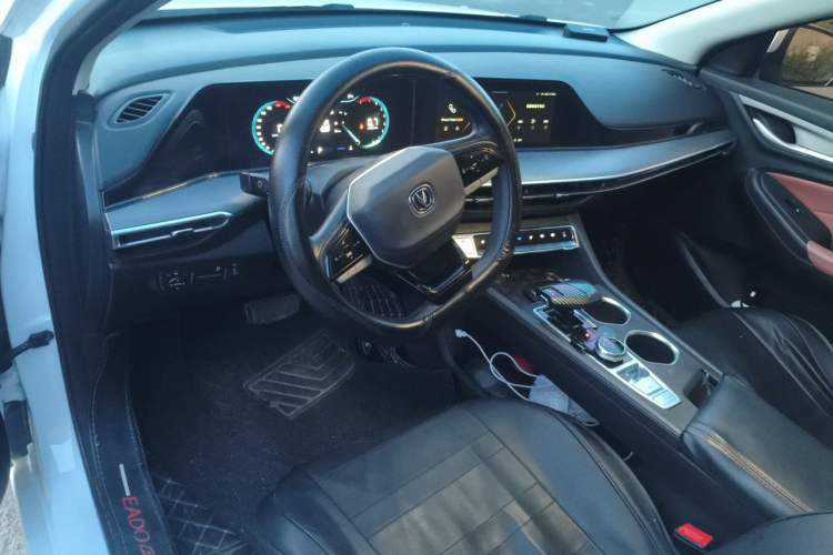 Used CHANGAN Eado 2023 Changan Edition PLUS Blue Whale NE 1.4T GDI DCT Prestige Version Center Console