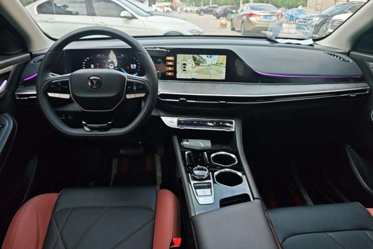 Used CHANGAN Eado 2023 Changan Edition PLUS Blue Whale NE 1.4T GDI DCT Prestige Version Center Console