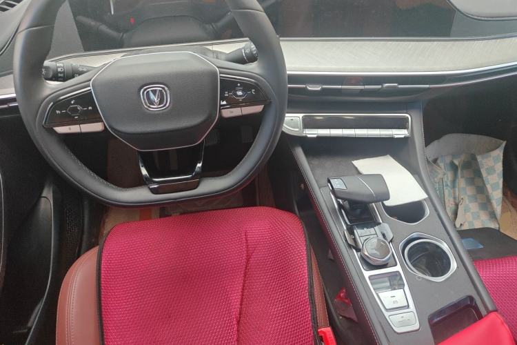 Used CHANGAN Eado 2023 Changan Edition PLUS Blue Whale NE 1.4T GDI DCT Prestige Version Center Console