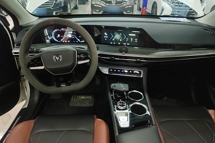 Used CHANGAN Eado 2023 Changan Edition PLUS Blue Whale NE 1.4T GDI DCT Prestige Version Center Console