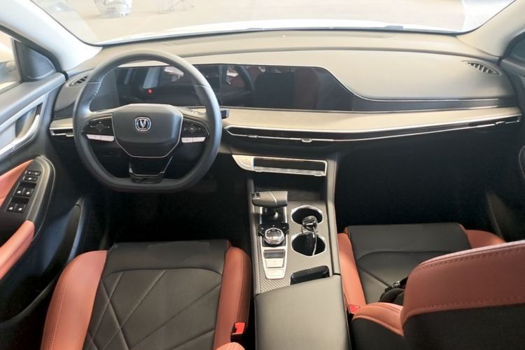 Used CHANGAN Eado 2023 Changan Edition PLUS Blue Whale NE 1.4T GDI DCT Prestige Version Center Console