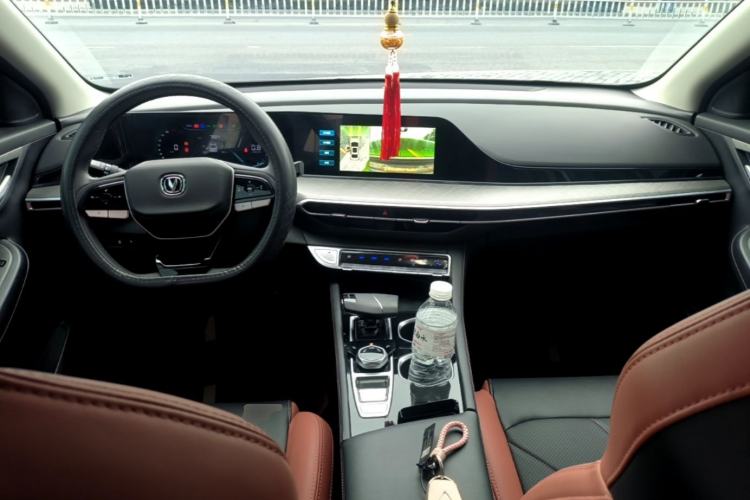 Used CHANGAN Eado 2023 Changan Edition PLUS Blue Whale NE 1.4T GDI DCT Prestige Version Center Console