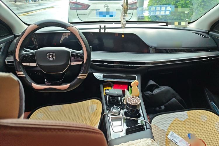 Used CHANGAN Eado 2023 Changan Edition PLUS Blue Whale NE 1.4T GDI DCT Prestige Version Center Console