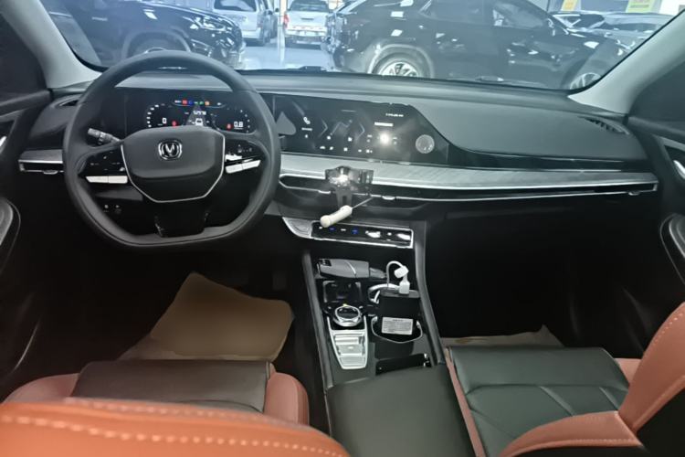 Used CHANGAN Eado 2023 Changan Edition PLUS Blue Whale NE 1.4T GDI DCT Prestige Version Center Console