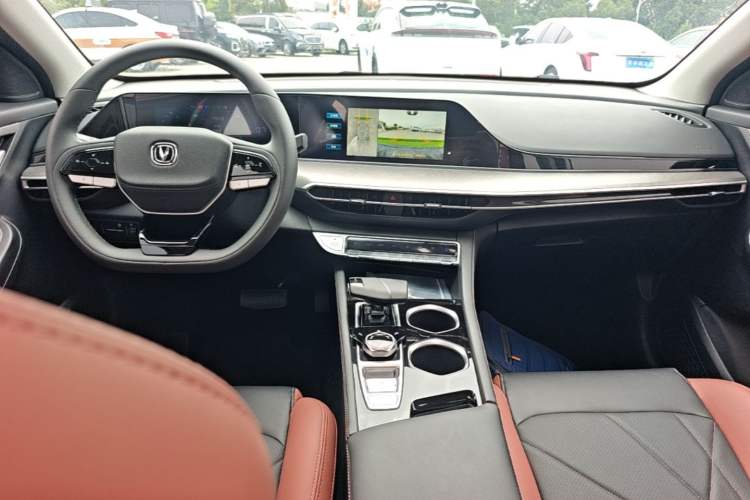 Used CHANGAN Eado 2023 Changan Edition PLUS Blue Whale NE 1.4T GDI DCT Prestige Version Center Console