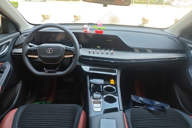 Used CHANGAN Eado 2023 Changan Edition PLUS Blue Whale NE 1.4T GDI DCT Prestige Version Center Console