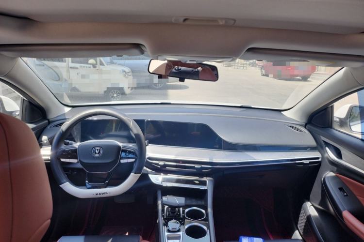 Used CHANGAN Eado 2023 Changan Edition PLUS Blue Whale NE 1.4T GDI DCT Prestige Version Center Console
