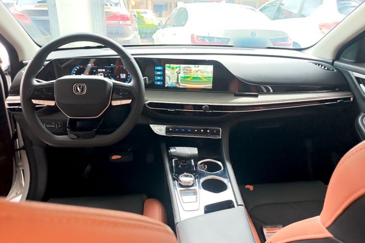 Used CHANGAN Eado 2023 Changan Edition PLUS Blue Whale NE 1.4T GDI DCT Prestige Version Center Console